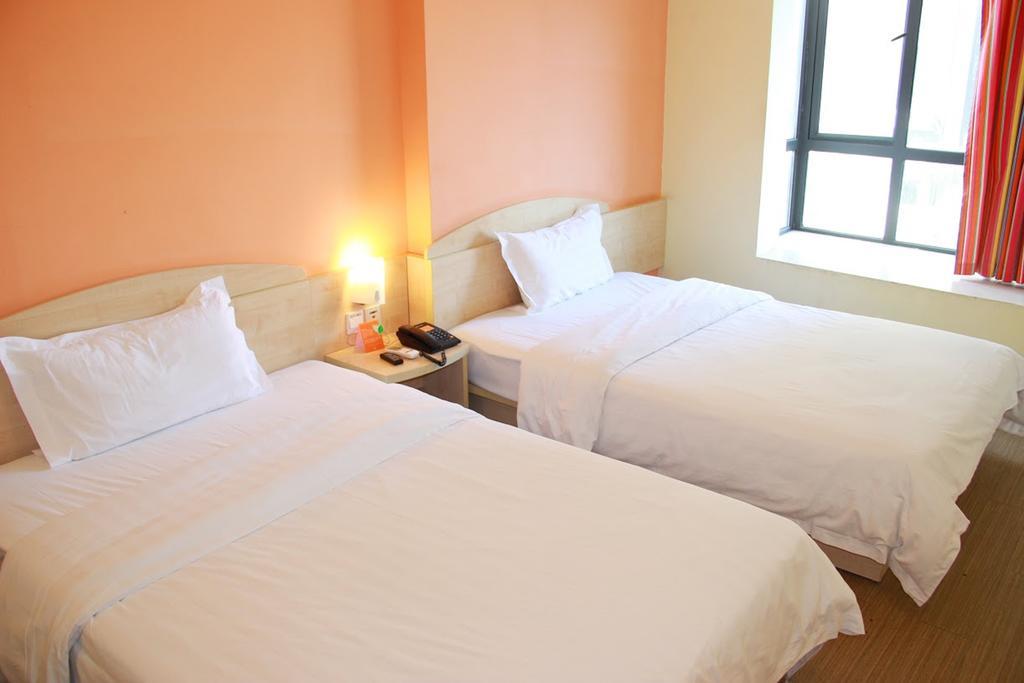 7Days Inn Qingdao Haiyunan Xinglong Road Rum bild