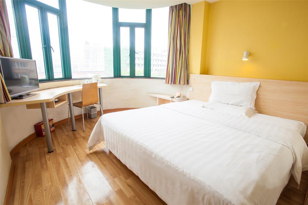 7Days Inn Qingdao Haiyunan Xinglong Road Rum bild