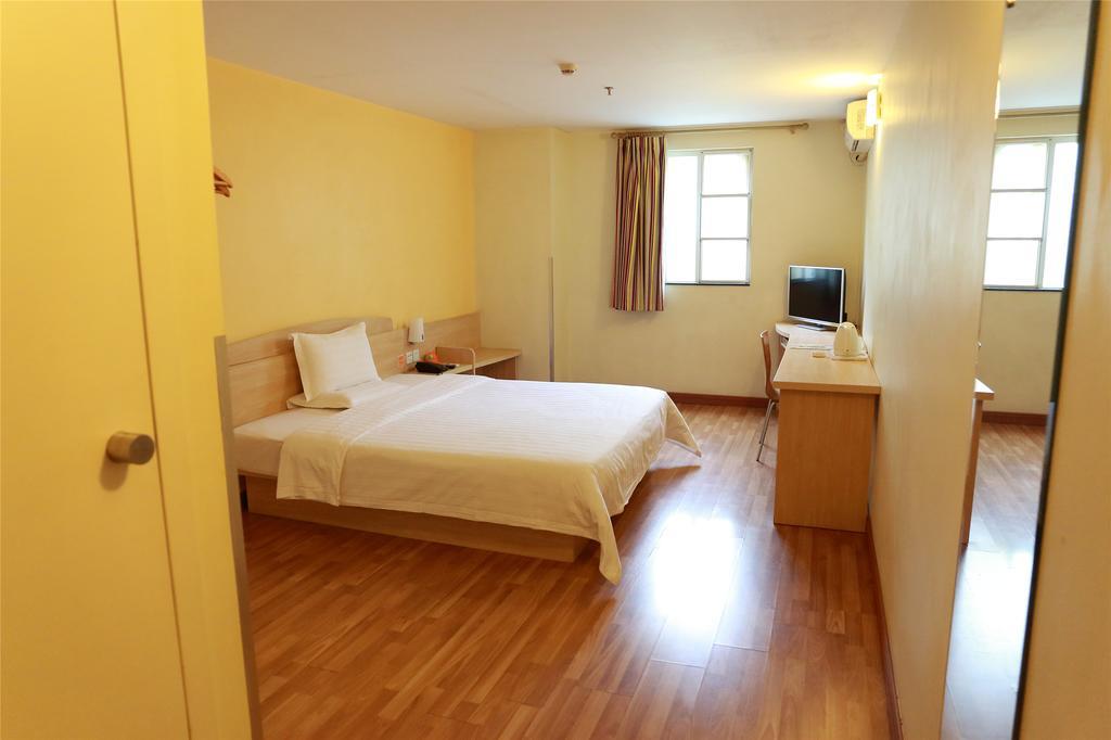 7Days Inn Qingdao Haiyunan Xinglong Road Rum bild